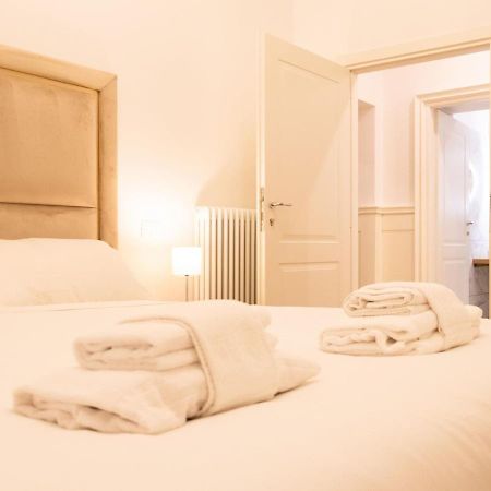 The Best Rent - Elegant Five-Bedrooms Apartment Near Colosseo Roma Eksteriør bilde