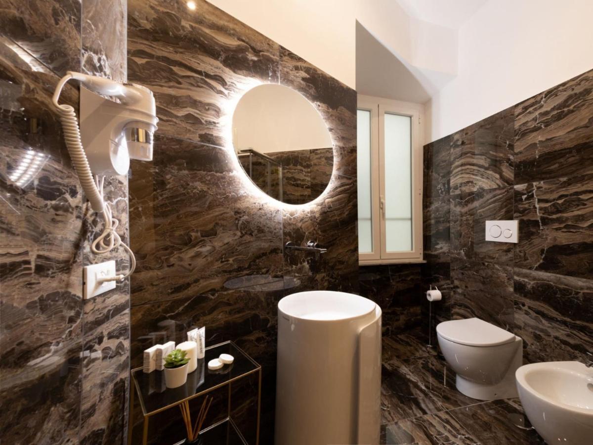 The Best Rent - Elegant Five-Bedrooms Apartment Near Colosseo Roma Eksteriør bilde