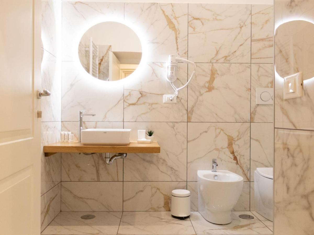 The Best Rent - Elegant Five-Bedrooms Apartment Near Colosseo Roma Eksteriør bilde