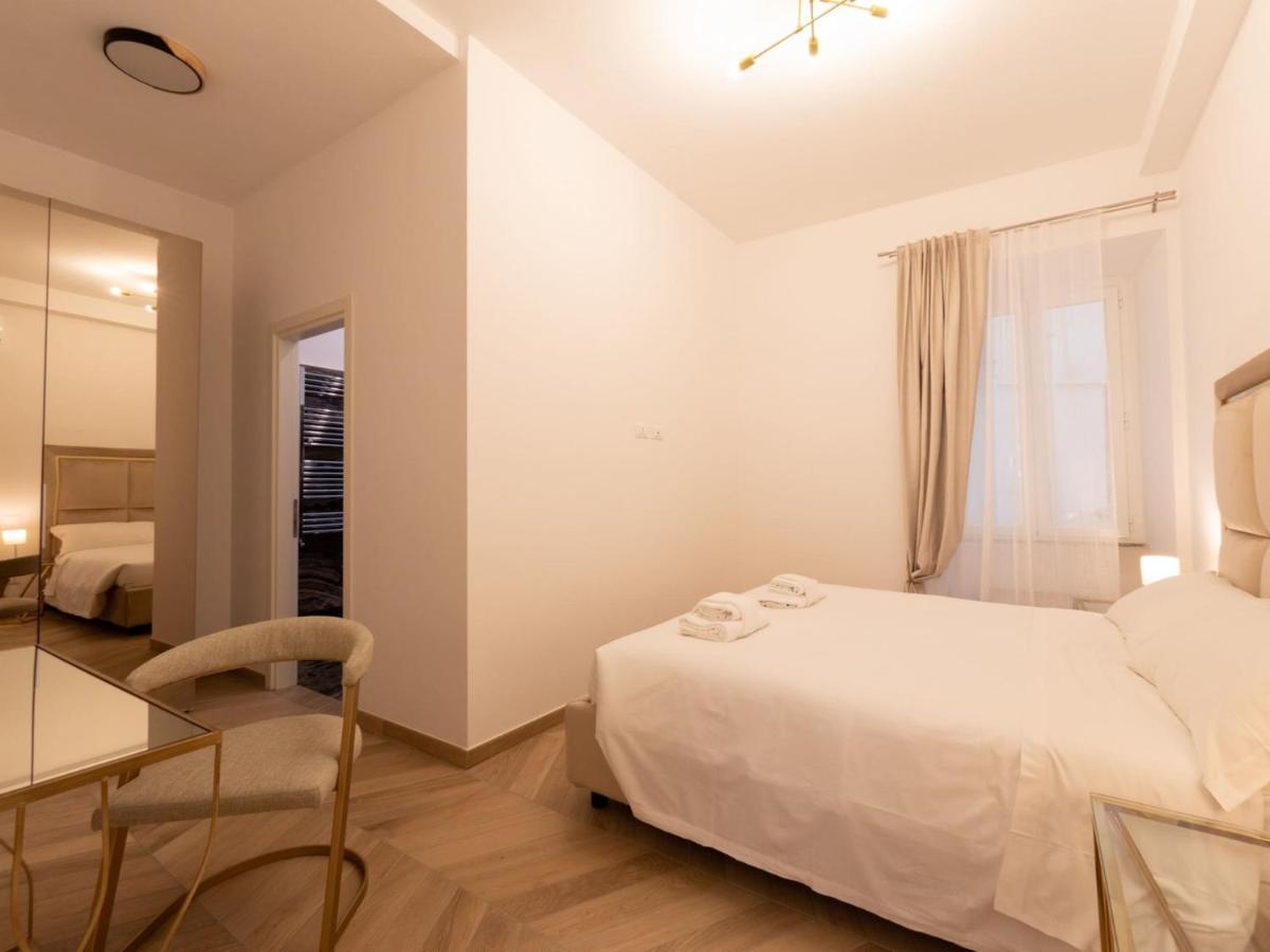 The Best Rent - Elegant Five-Bedrooms Apartment Near Colosseo Roma Eksteriør bilde