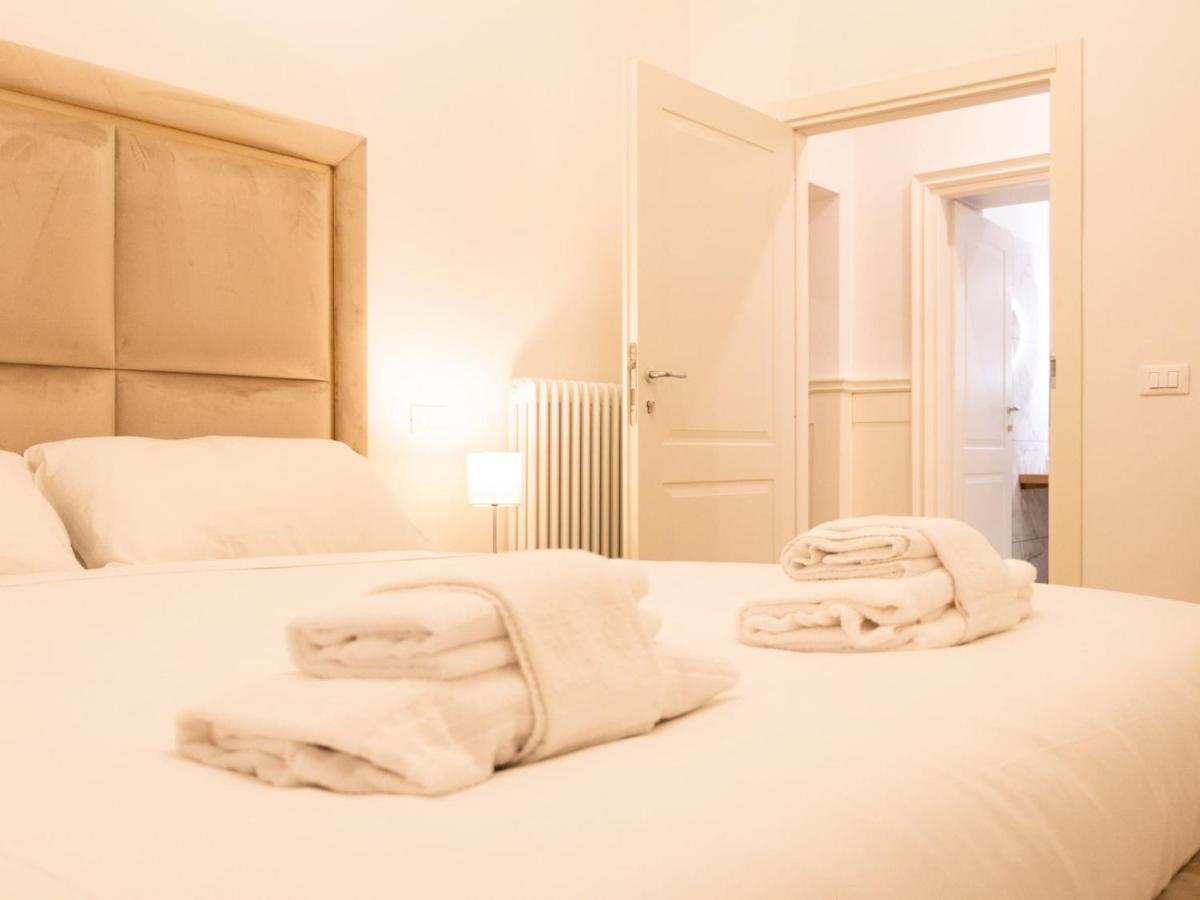 The Best Rent - Elegant Five-Bedrooms Apartment Near Colosseo Roma Eksteriør bilde
