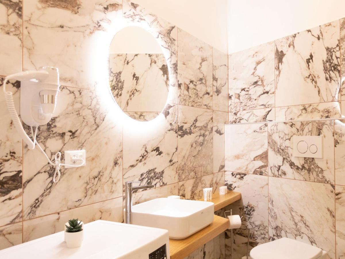 The Best Rent - Elegant Five-Bedrooms Apartment Near Colosseo Roma Eksteriør bilde