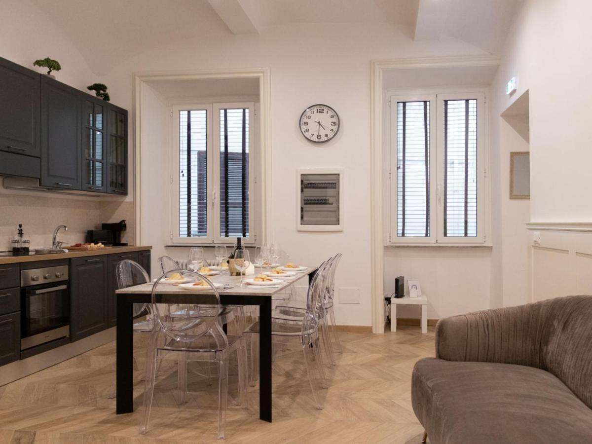 The Best Rent - Elegant Five-Bedrooms Apartment Near Colosseo Roma Eksteriør bilde
